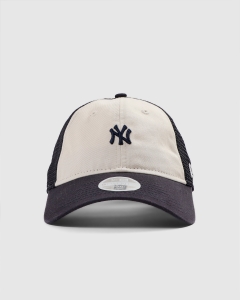 New Era 920 New York Yankees Trucker Beige/Navy