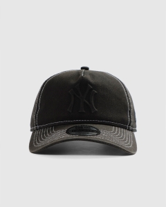 New Era 920AF New York Yankees Washed Embossed Strapback Black