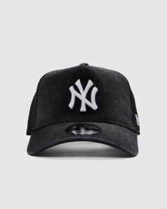 New Era 940AF New York Yankees Washed Denim Trucker Black