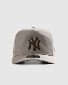 New Era 1920 New York Yankees Washed Earth Tone Snapback Pebble/Dark Green