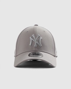 New Era 3930 New York Yankees Grey Metallic Flexfit Dolphin Grey