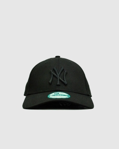 New Era 940CS NY Yankees Strapback Black On Black